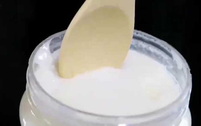 黑蜂椴树雪蜜的作用与功效及禁忌
